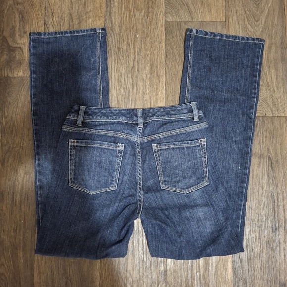 White House Black Market Blanc Open Your Heart Jeans. - Picture 4 of 13